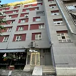 Cozy And Modern 1br With Full Kitchen Apartamento Tirana