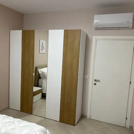Cozy And Modern 1br With Full Kitchen Apartment Tirana