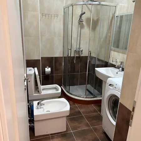 Cozy And Modern 1br With Full Kitchen * Tirana