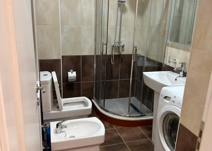 Cozy And Modern 1br With Full Kitchen * Tirana